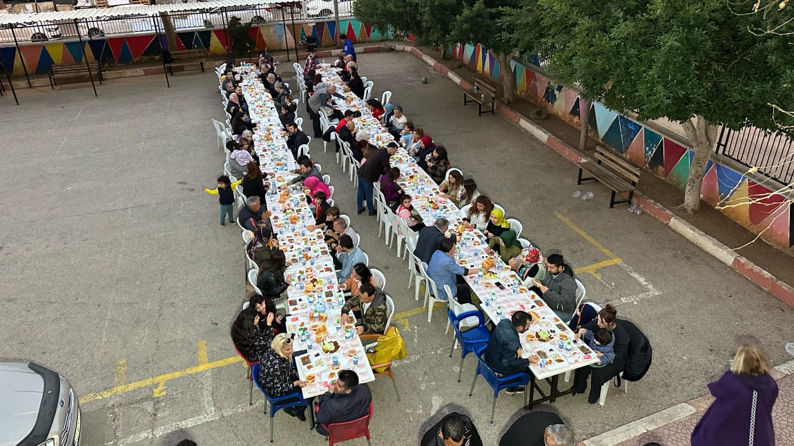 Okulumuz Öğretmenleri ve Tüm Çalışanlarımız ile İftar Yemeği Organizasyonu